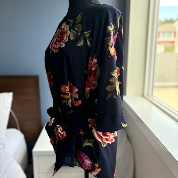 West Kei Navy Floral Tie-Front or Back Short Sleeved Blouse - Picture 10 of 16